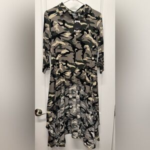 P. Luca Milano Women's SYB060 Green Camo 3/4 Sleeve Tunic Top Size Small